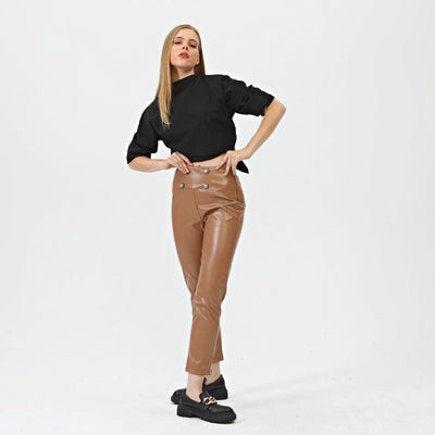 PANTALONI DIN PIELE CU NASTURI ȘI FERMOAR LATERAL - Maro