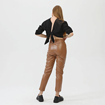 PANTALONI DIN PIELE CU NASTURI ȘI FERMOAR LATERAL - Maro