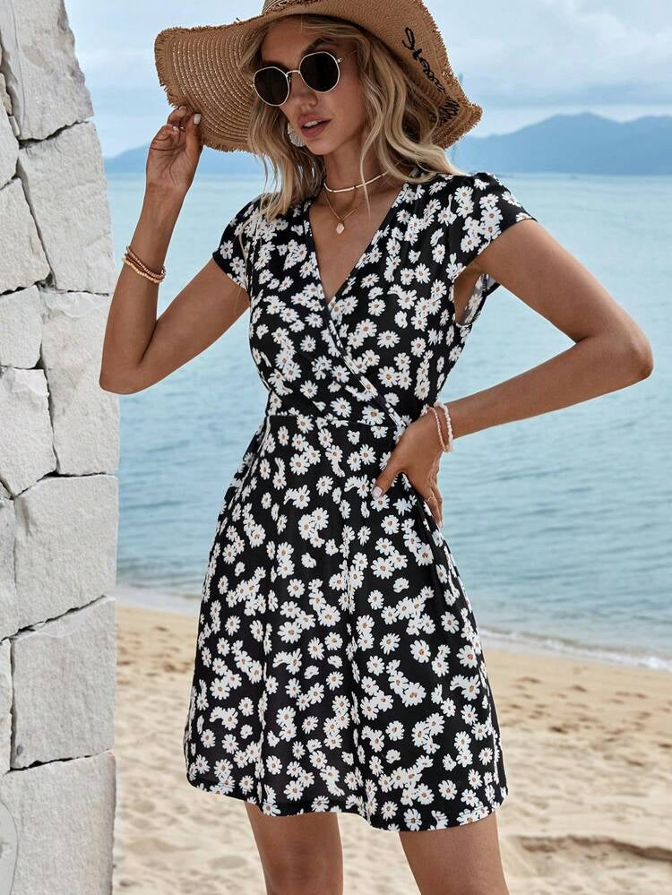 Women's Short Sleeve Wrap V-Neck Daisy Print Crepe Dress, 27279