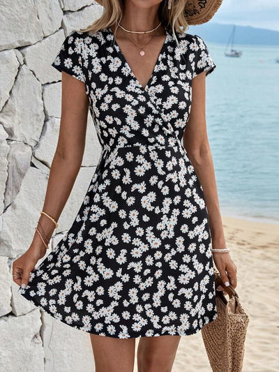 Women's Short Sleeve Wrap V-Neck Daisy Print Crepe Dress, 27279