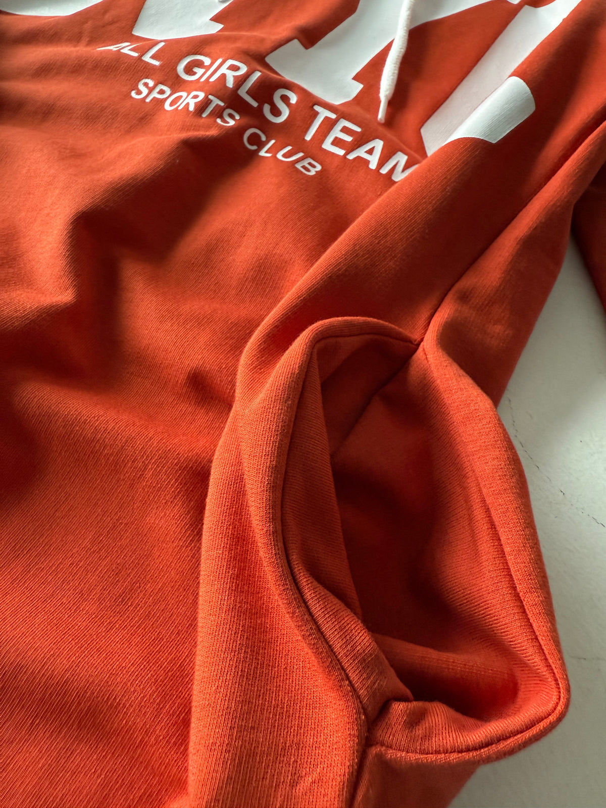 Genç Önü Baskılı Kapüşonlu Ve Arkası Yırtmaçlı Sweat Elbise | 9–15 Yaş | RG Brand | RG3366 - TAŞ