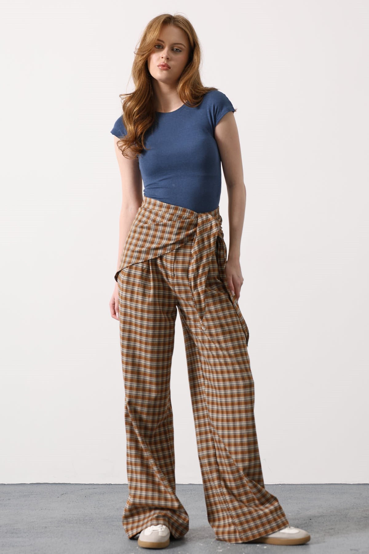 PANTALON CU LEGARE ȘI DESEN ECOZAL - MARO - GRI