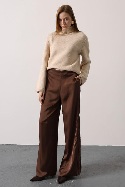 PANTALON DIN SATIN DANTELAT CU RUPTURI - Maro