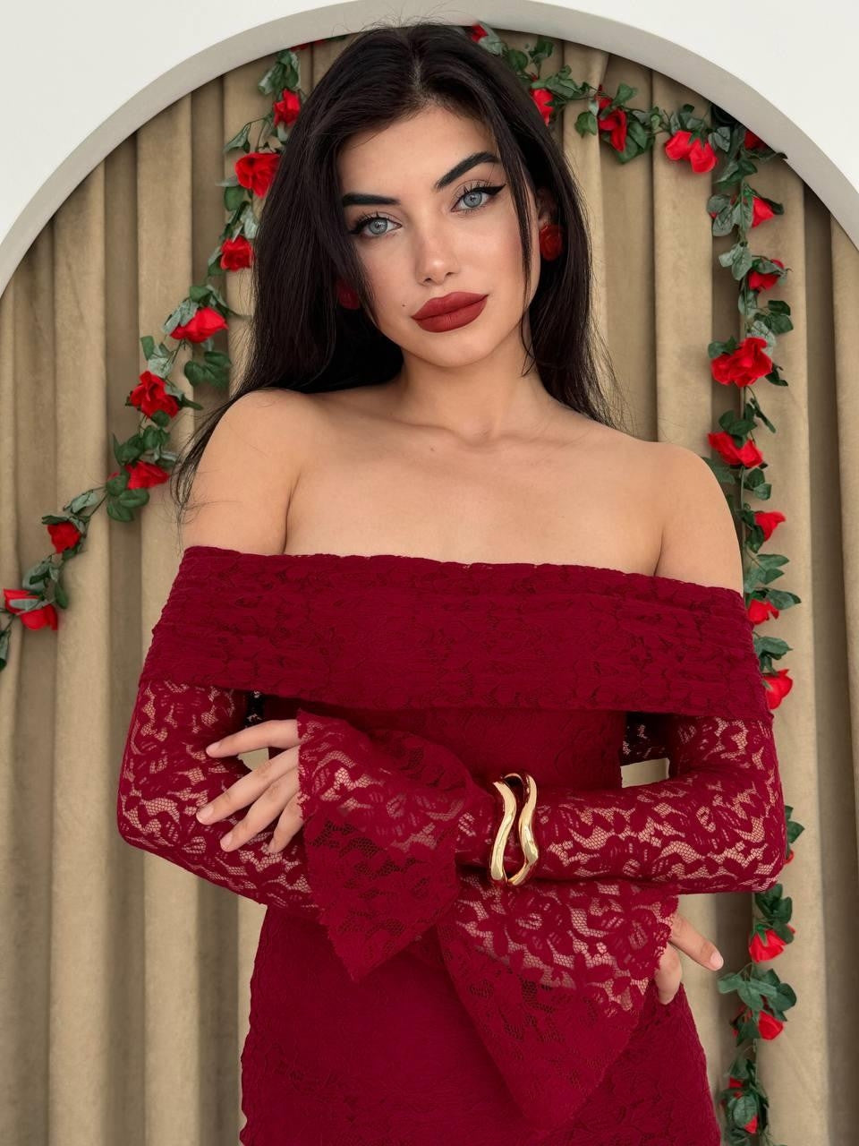 Rochie Arya fără bretele din dantelă