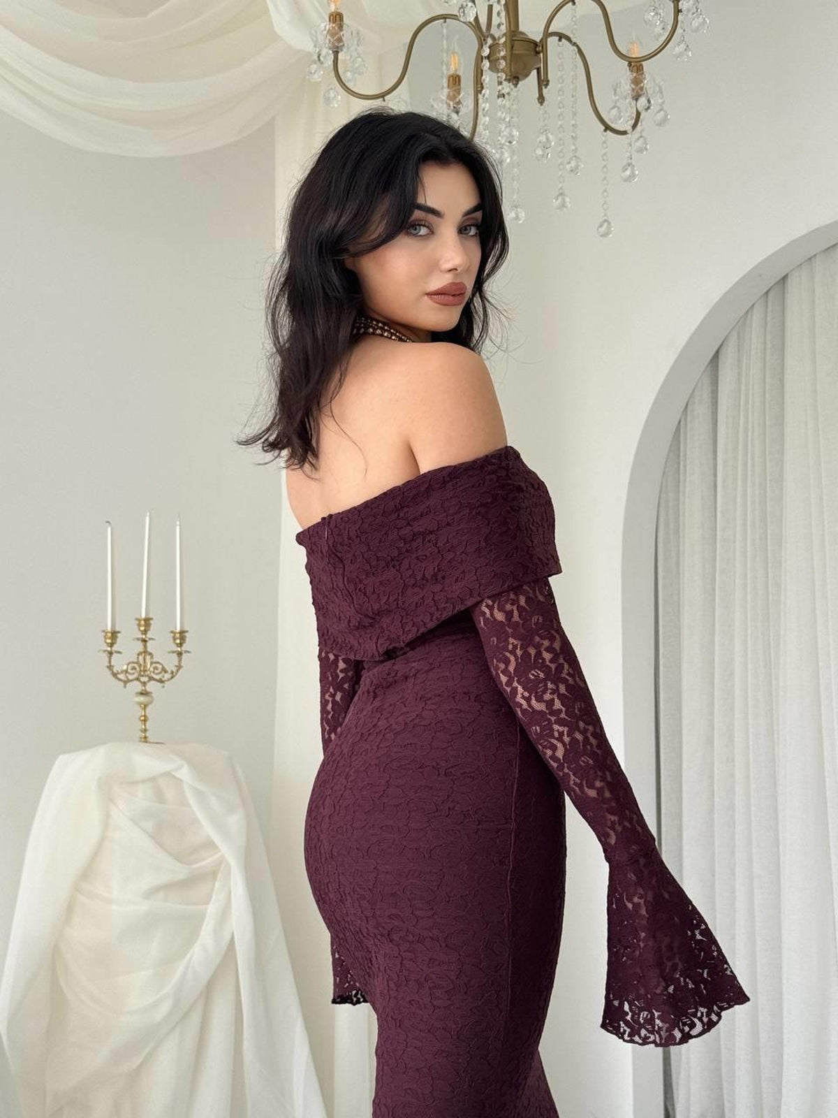 Rochie Arya fără bretele din dantelă