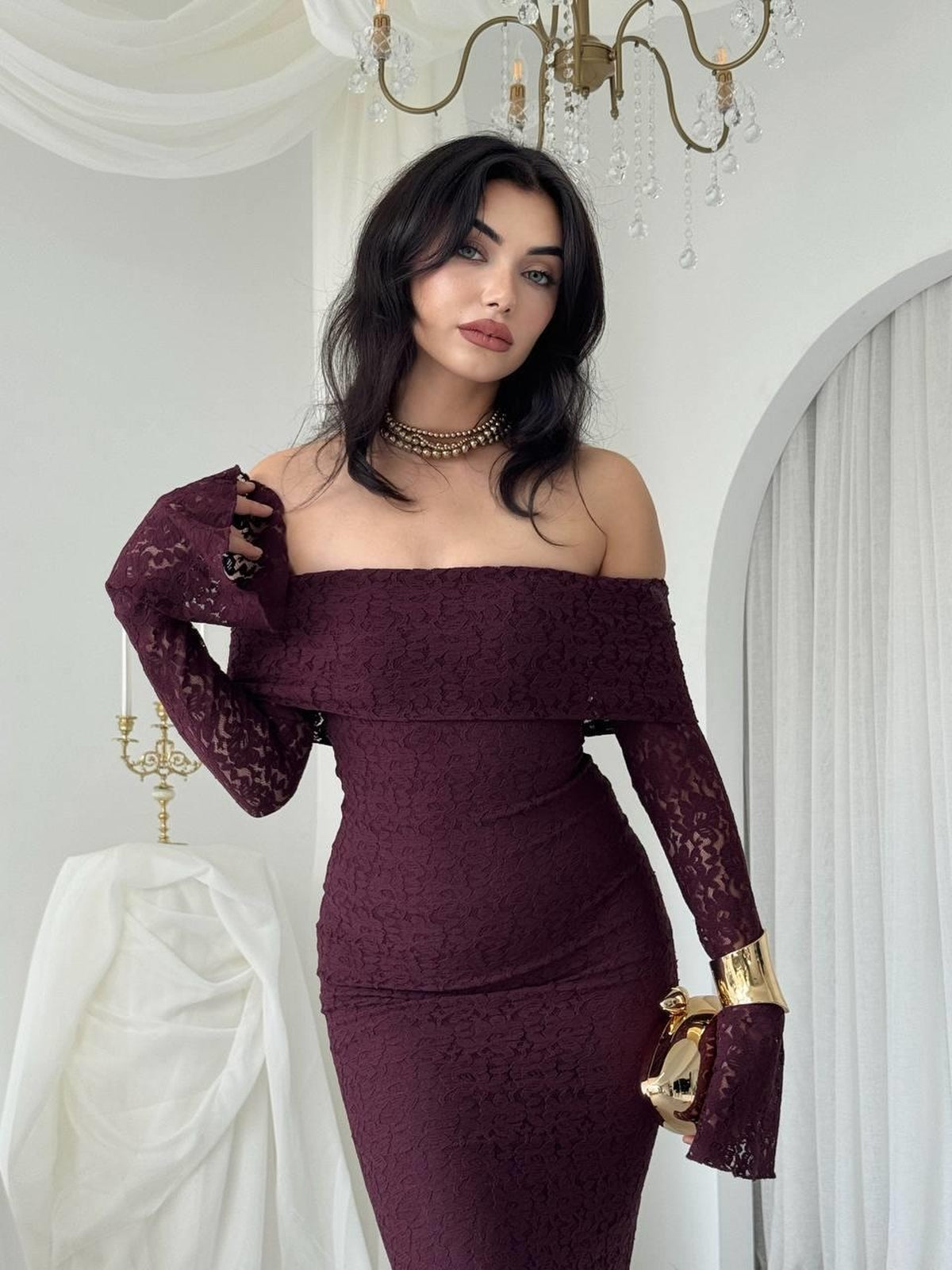 Rochie Arya fără bretele din dantelă