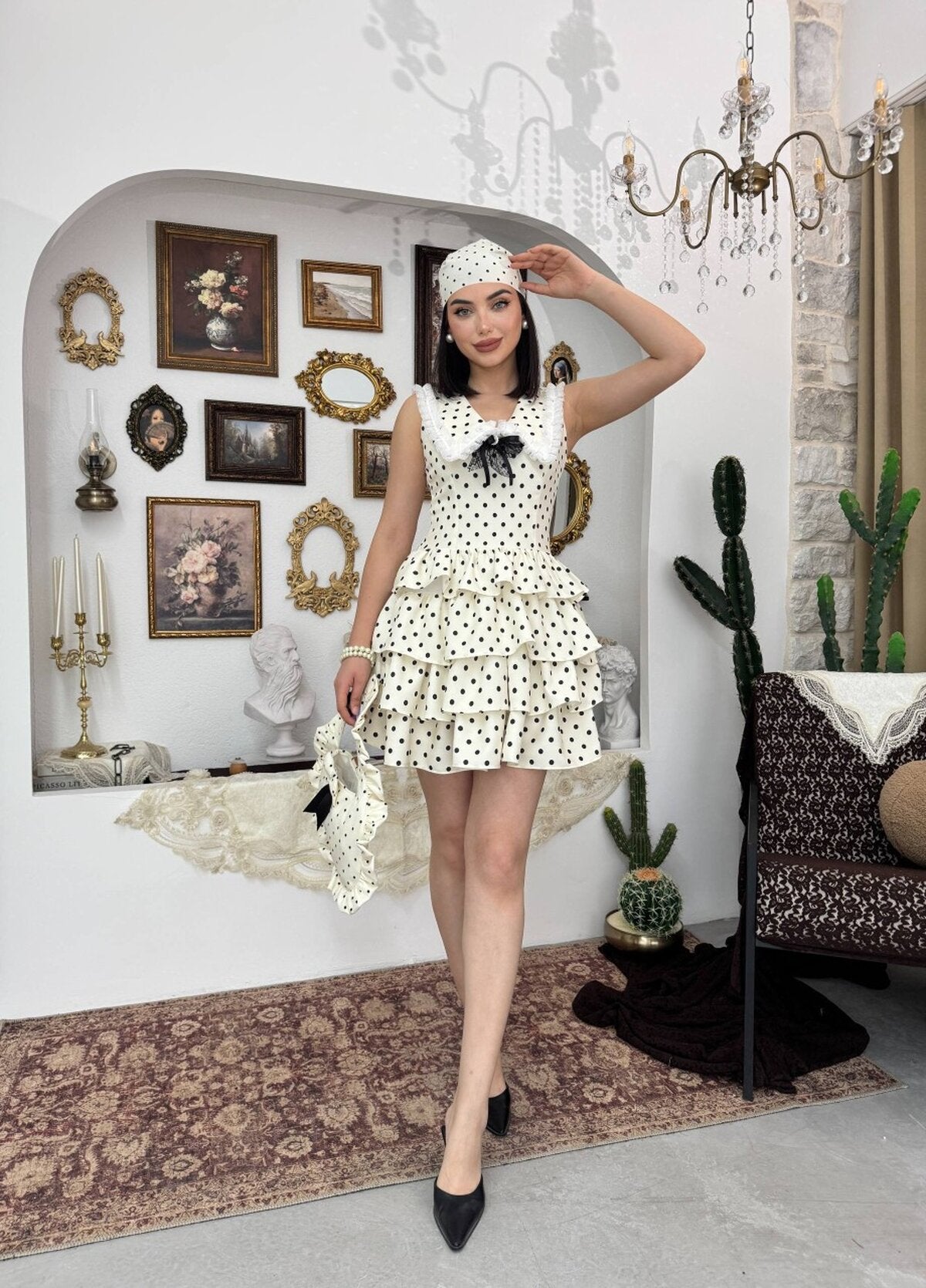 Asel Broş Detaylı Elbise