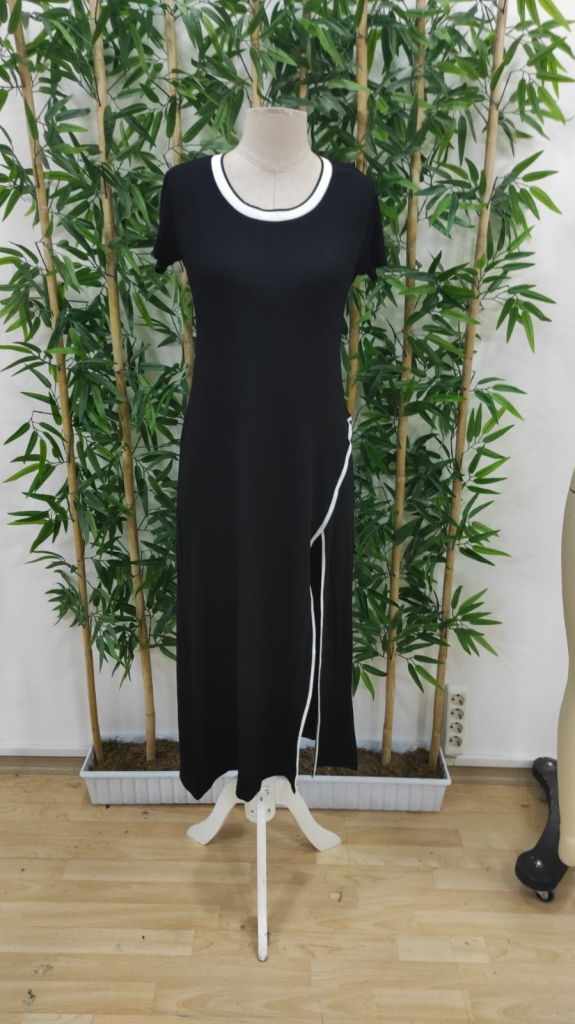 Rochie damă lungă din viscoză, cu guler rotund reiat, albă, cu detalii crăpături, 35592
