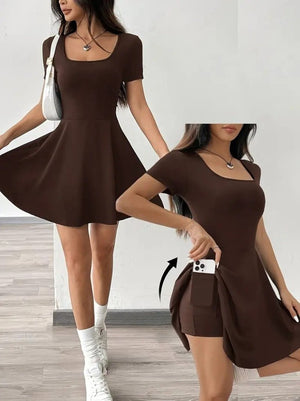 Rochie de damă din material scuba cu mânecă scurtă, decolteu pătrat și detalii scurte, cu buzunare, 25591