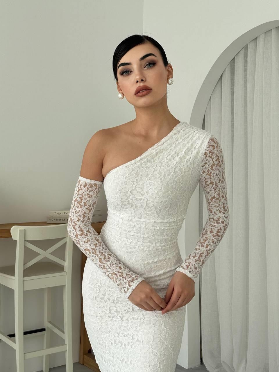 Rochie Bees cu un umăr gol
