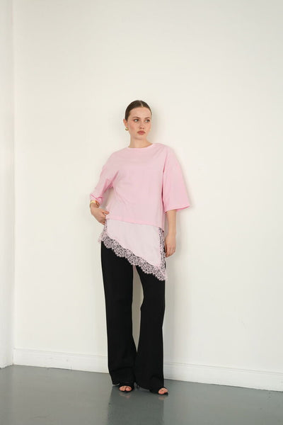Tricou asimetric en-gros cu detalii din dantelă și satin - Roz | D2942 - Topshow