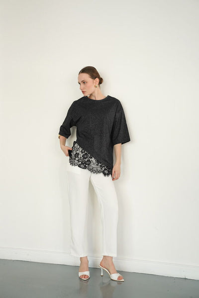 Tricou cu dungi și detalii de dantelă, en-gros - Negru | D2985 - Topshow