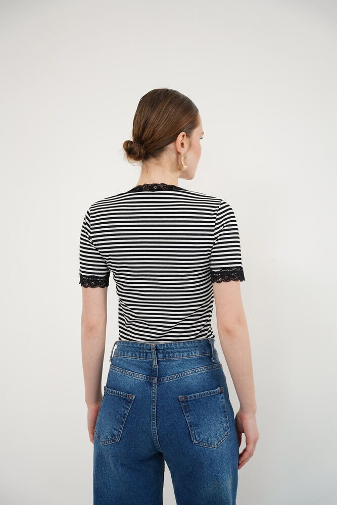 Lace Trim Cuffs and V-Neck Wholesale T-Shirt - Black | D3006 - Topshow