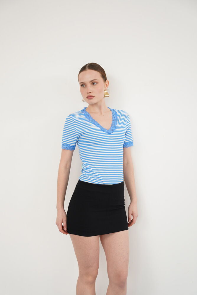 Tricou cu guler și manșete cu dantelă, decolteu în V, en-gros - Albastru | D3006 - Topshow