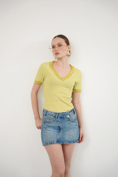 Tricou cu guler și manșete cu dantelă, decolteu în V, en-gros - Verde măsliniu | D3006 - Topshow