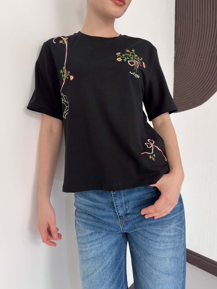 Embroidered T-Shirt - Black | D3025 Topshow