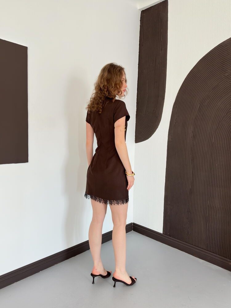 ROCHIE CU DETALII DE DANTELĂ D 3040 - MARO