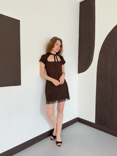 ROCHIE CU DETALII DE DANTELĂ D 3040 - MARO