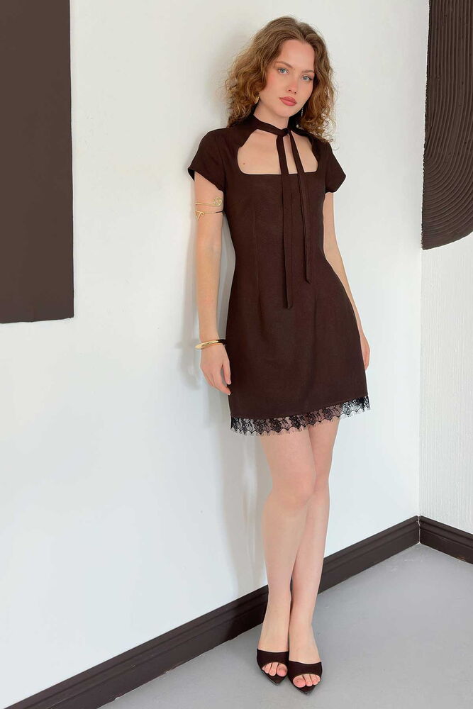 ROCHIE CU DETALII DE DANTELĂ D 3040 - MARO