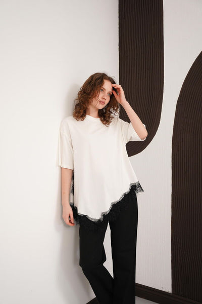 Tricou cu guler rotund și detalii din dantelă, en-gros - Crem | D3005 - Topshow