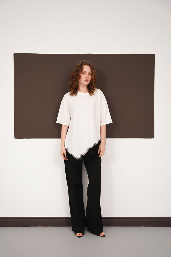 Tricou cu guler rotund și detalii din dantelă, en-gros - Crem | D3005 - Topshow