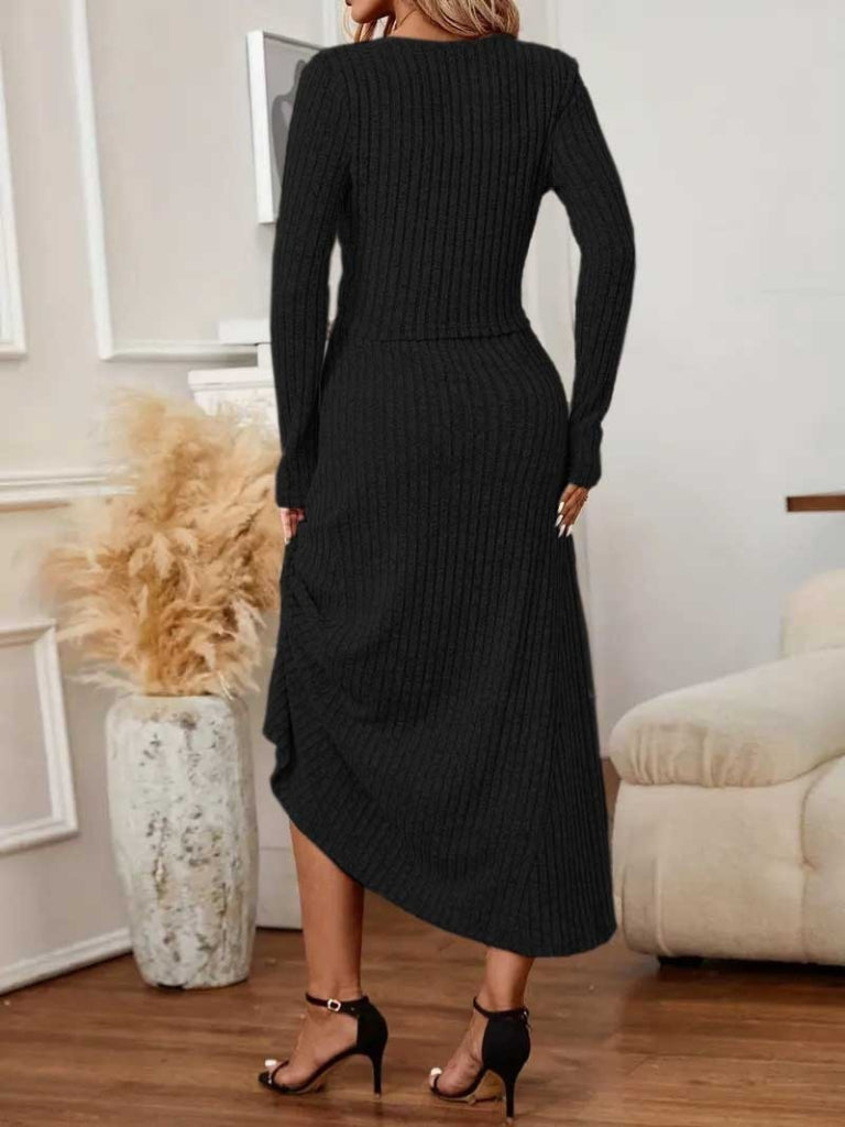 Set din două piese pentru femei, cu bluză cu mânecă lungă, nasturi frontali și fustă lungă evazată, cu talie înaltă, din tricot striat periat, 29766