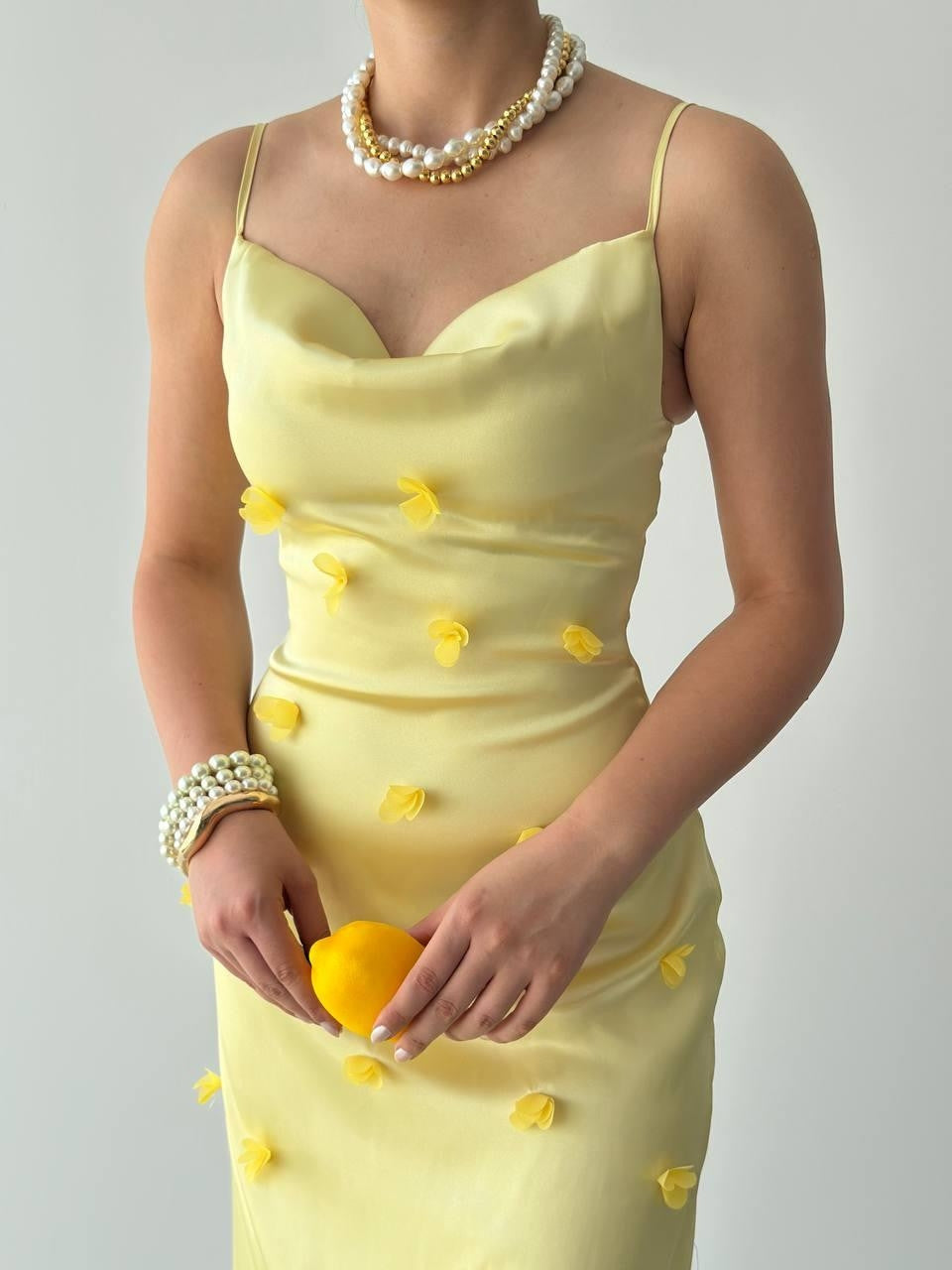 Rochie Dora cu detalii florale