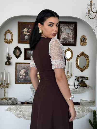 Esane Broş Detaylı Elbise