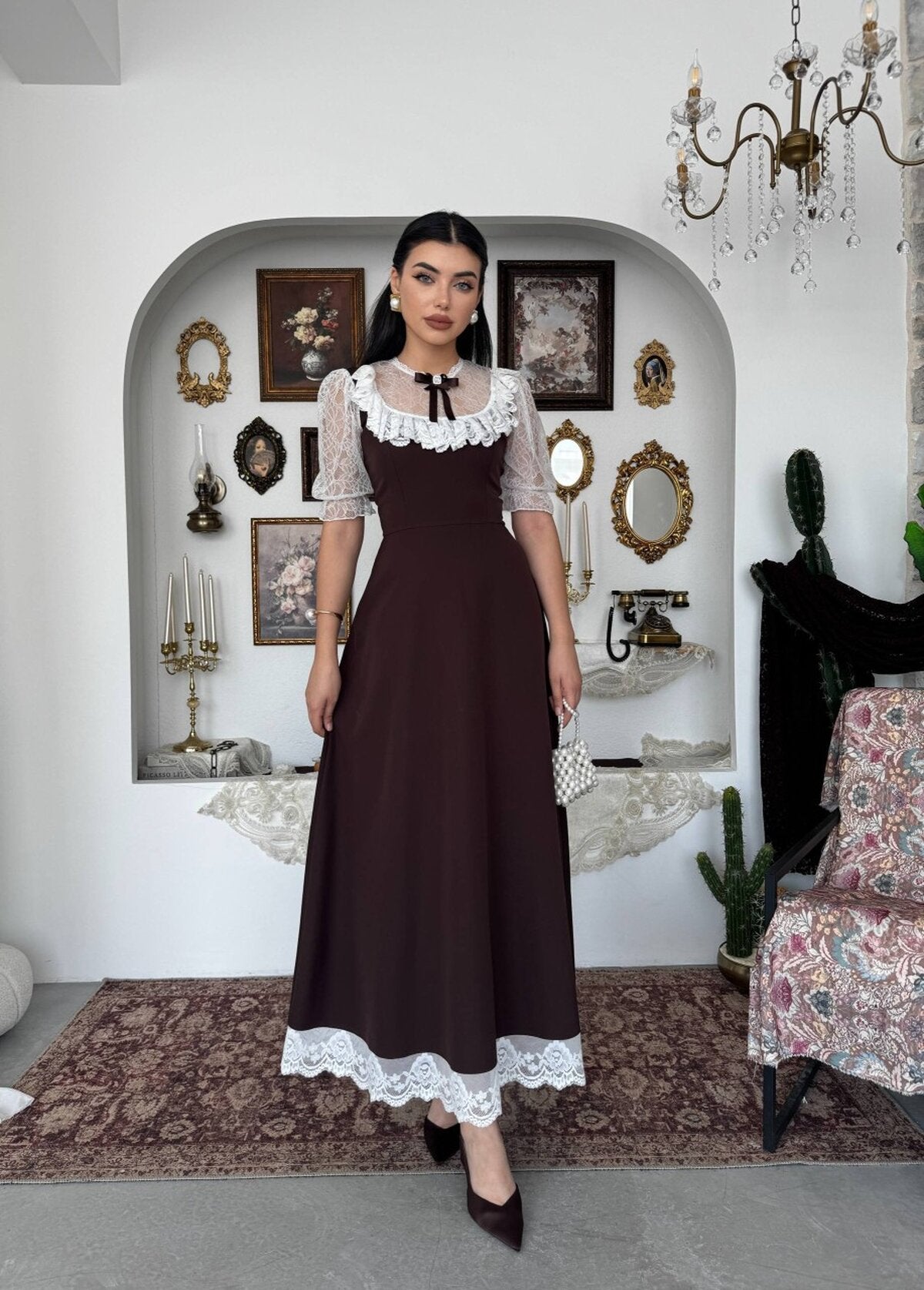 Esane Broş Detaylı Elbise
