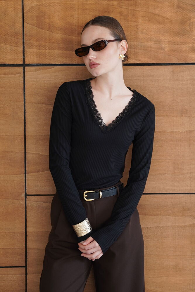 Lace Detail Neck Sweatshirt - Black | F2088 - Topshow