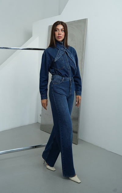Cămașă din denim albastru închis cu guler detașabil, ornamente cu pietre și detalii la buzunare