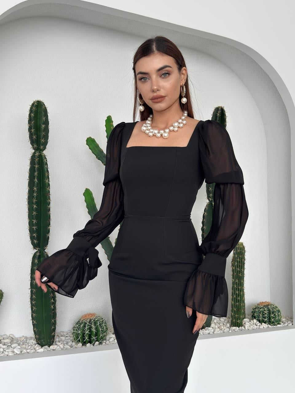 Hare Kolları Fırfır Detaylı Elbise
