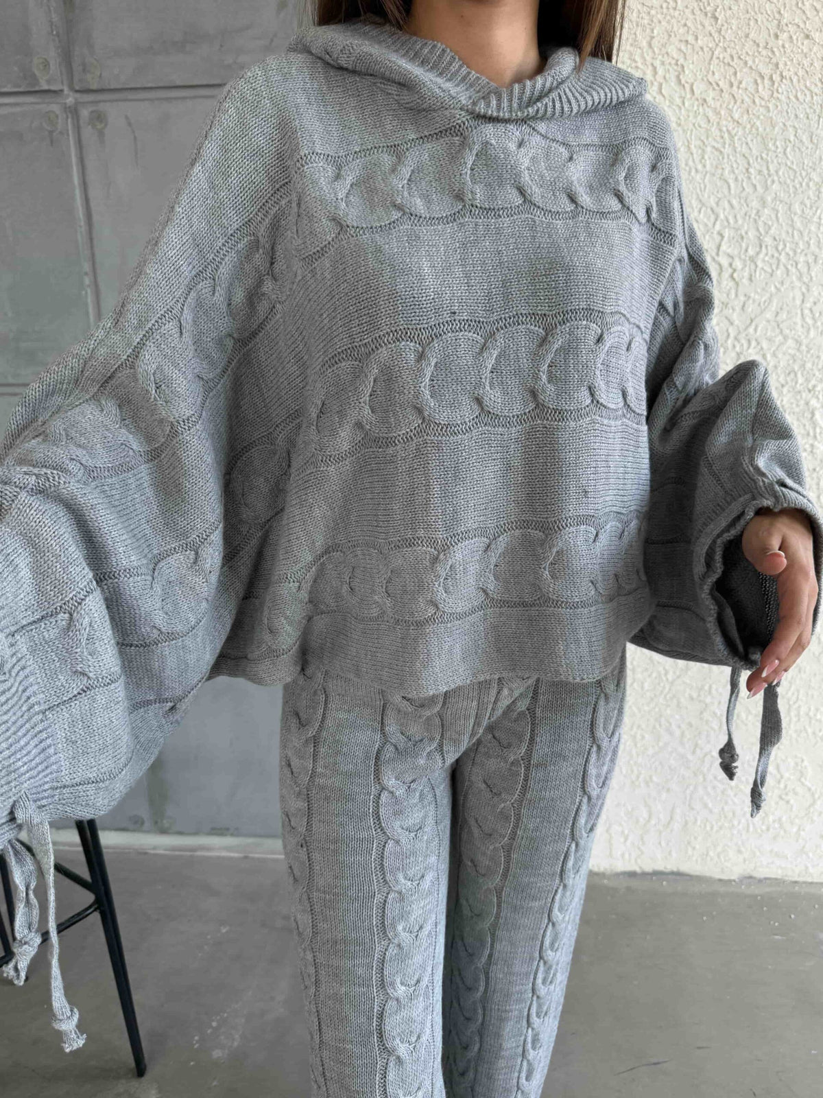 Set tricotat cu glugă 1509 - Gri