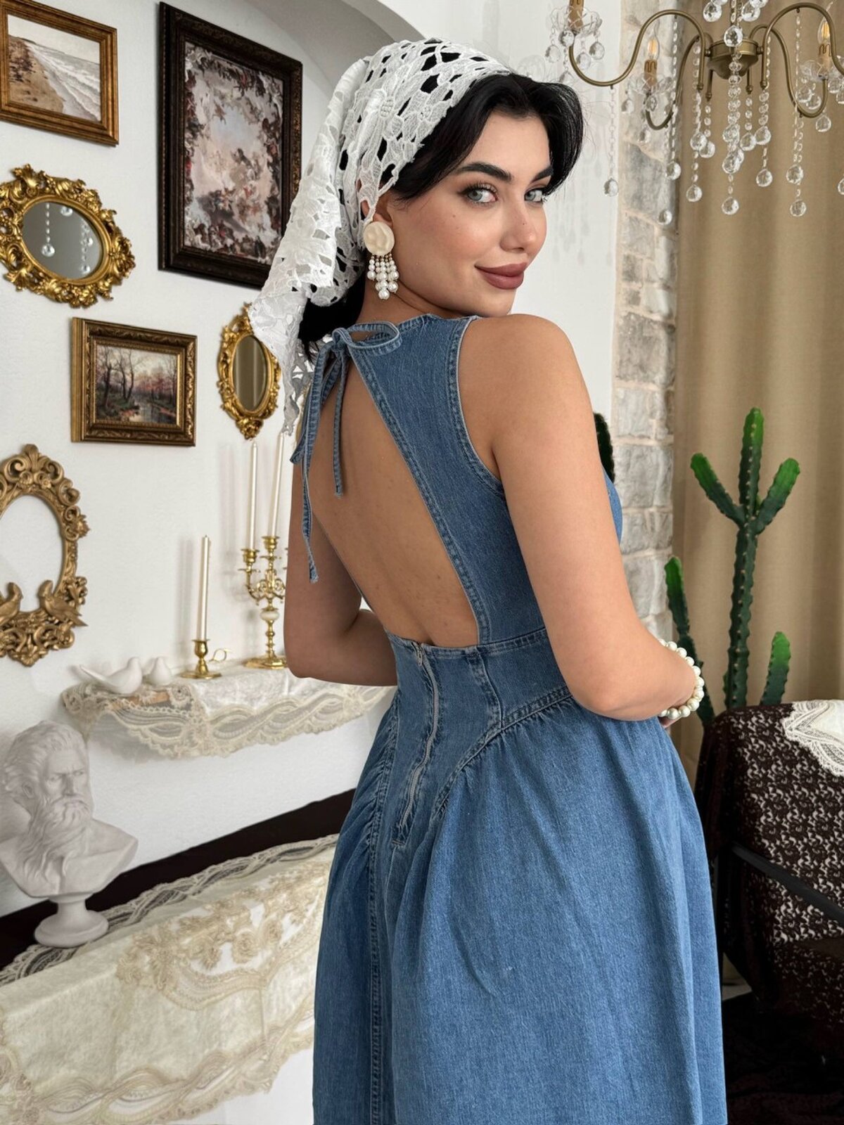 Rochie din denim Jere cu decupaj la spate