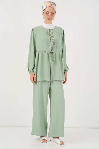 Set din Două Piese: Tunica cu Legătură Frontală și Pantaloni 6744 - Mentă