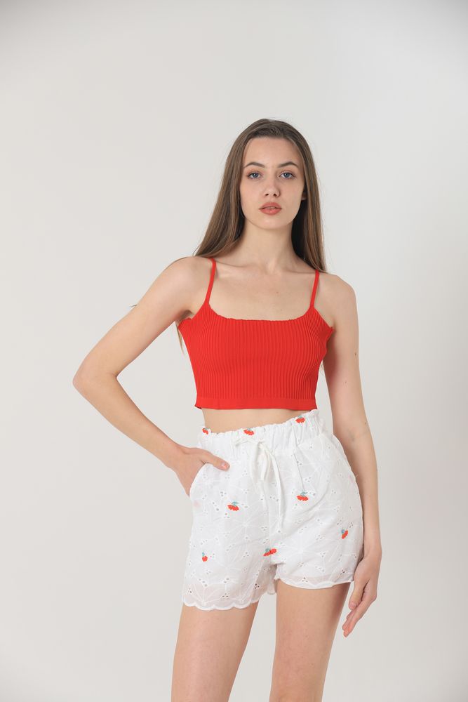 Pantaloni scurți Topshow cu broderie florală roșie, en-gros
