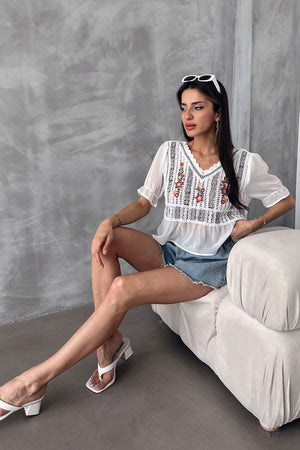 Topshow Krem Gri Nakışlı Toptan Bluz