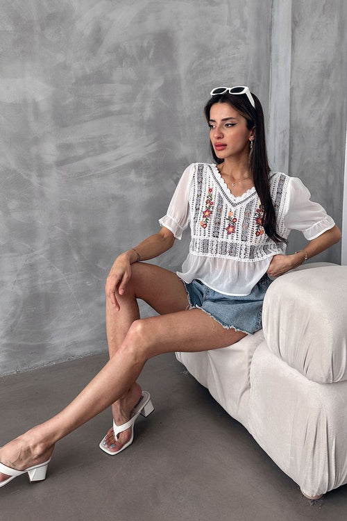 Topshow Krem Gri Nakışlı Toptan Bluz