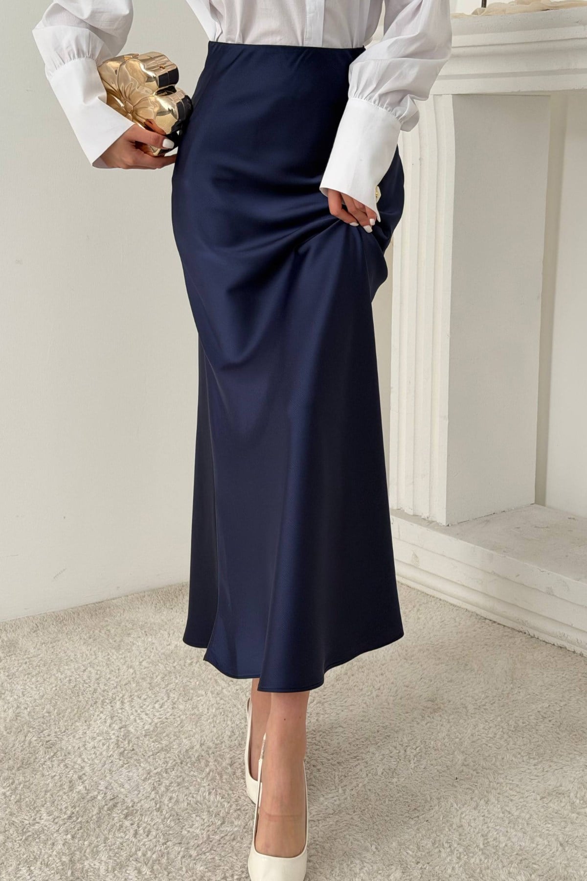 Fustă din satin bleumarin