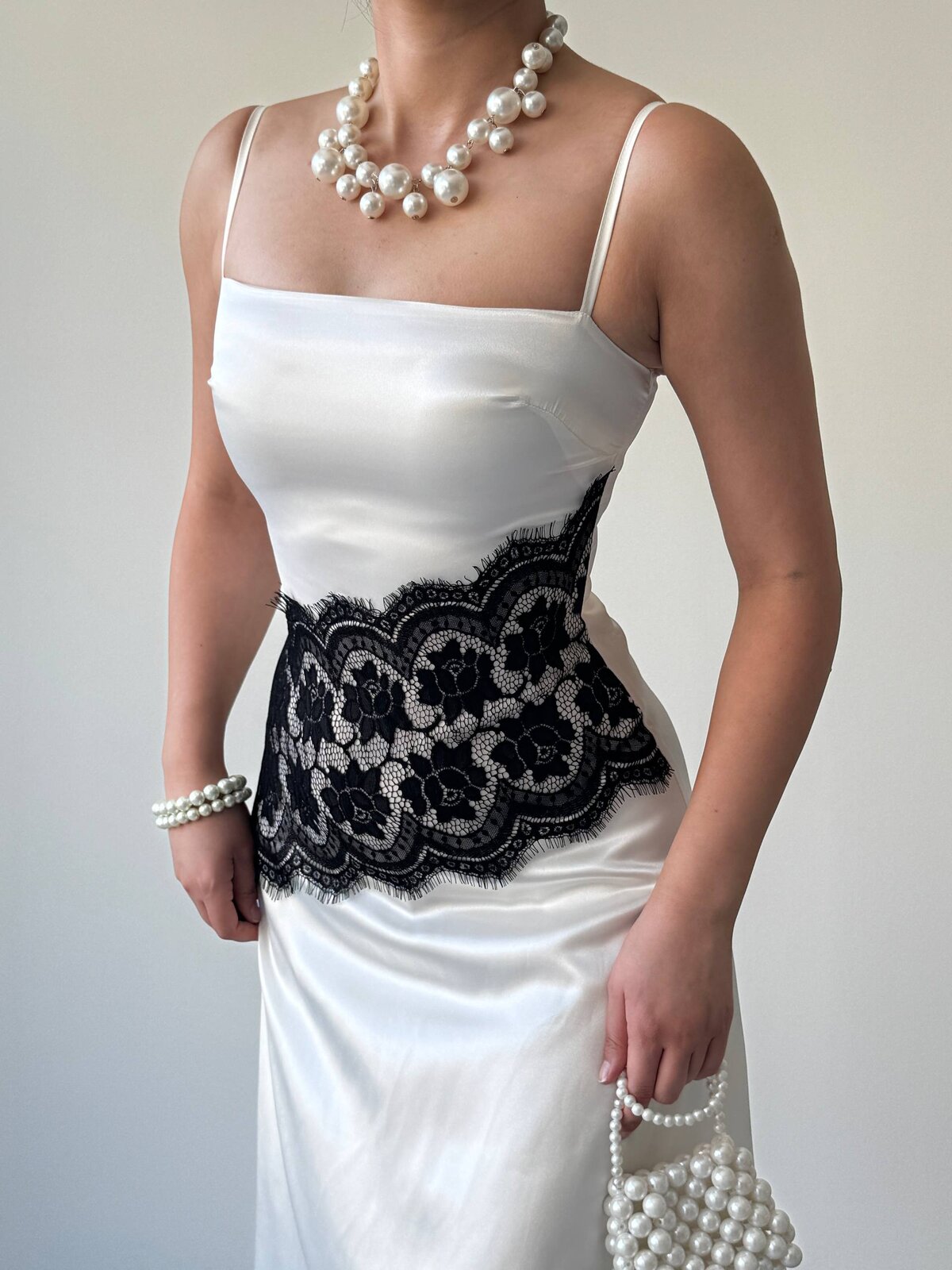 Lumes Paris Rochie cu detalii din dantelă