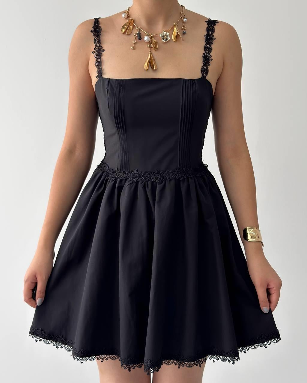 Rochie scurtă Mihri