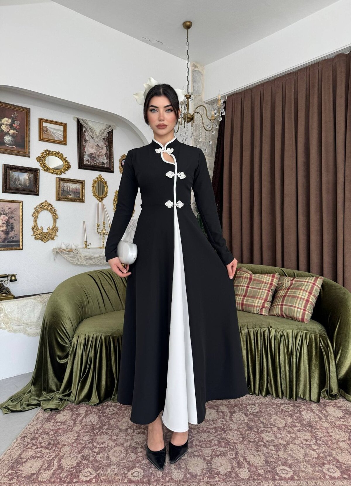 Muas Broş Detaylı Elbise