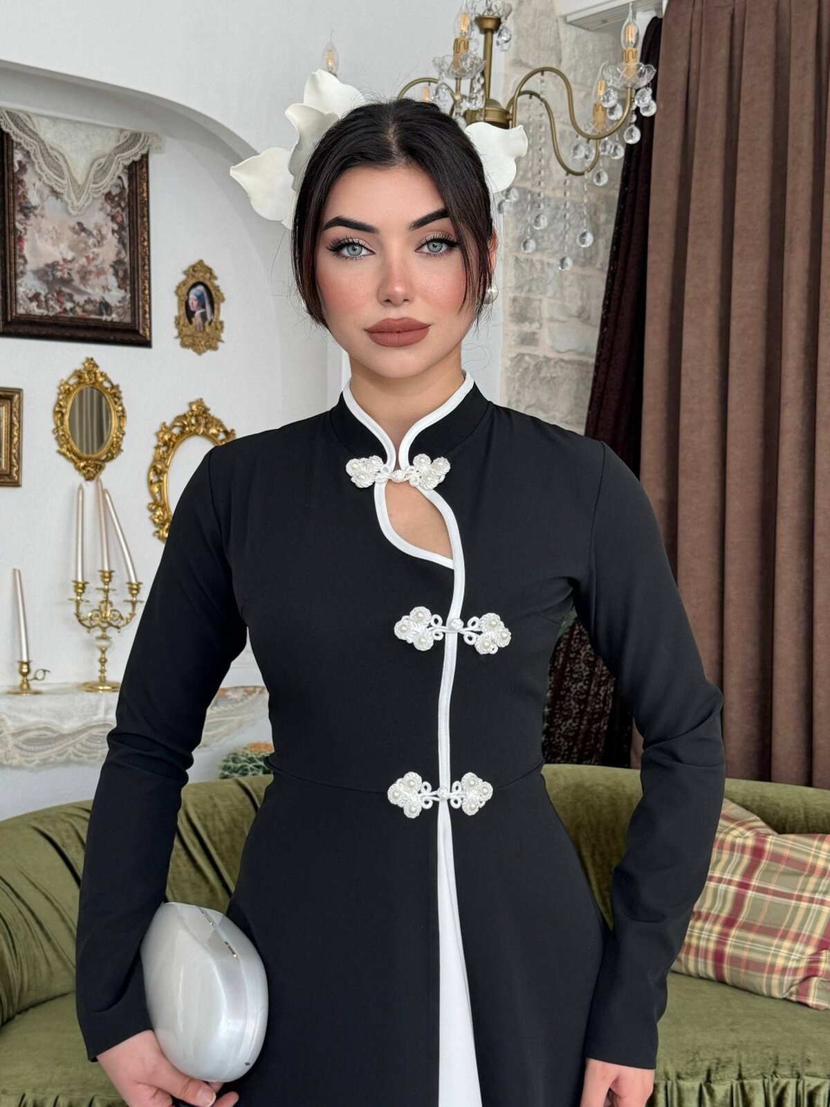Muas Broş Detaylı Elbise