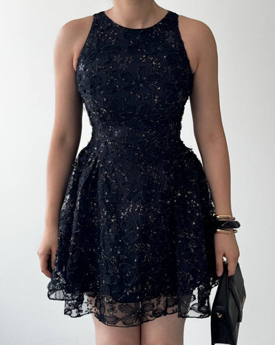 Rochie cu model floral ajurat