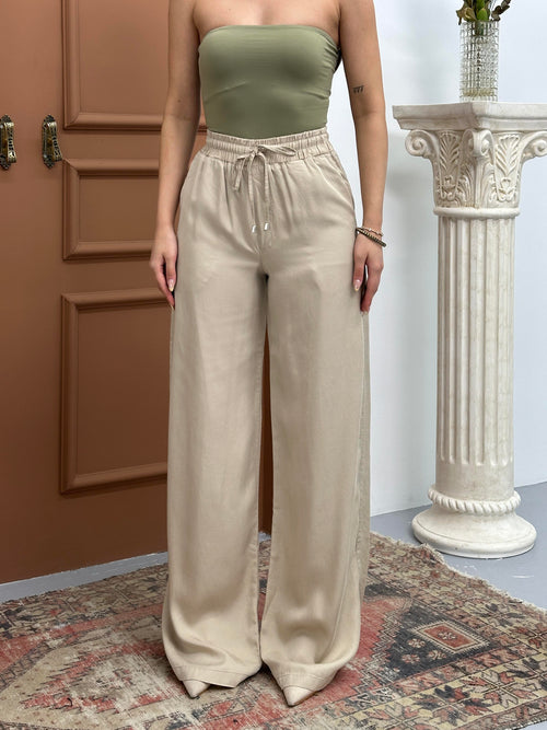 Pantaloni bej, lejeri, cu talie elastică