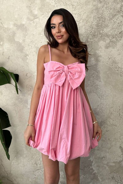 Pembe Önü Fiyonklu Askılı Elbise