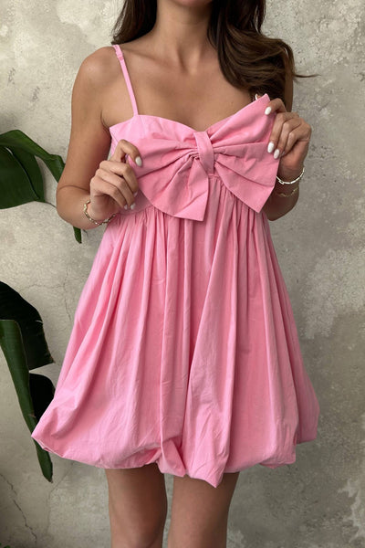 Pembe Önü Fiyonklu Askılı Elbise