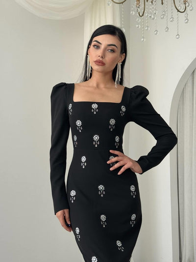 Rochie Pera cu Detalii din Pietre