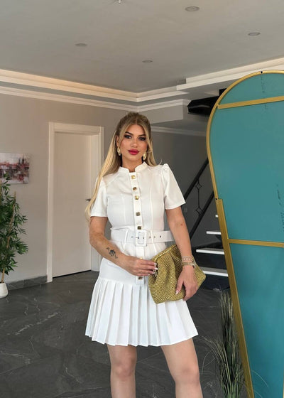 ROCHIE CU FUSTĂ PLISATĂ ȘI DETALIU CENTURĂ