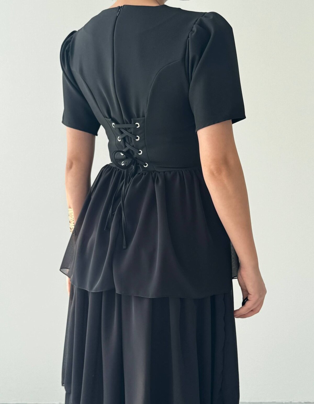 Rochie Pola cu detalii tip corset la spate